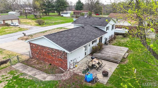 79 Rolling Meadows Drive, Godfrey, IL 62035