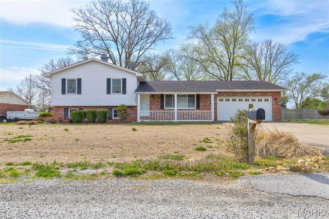 79 Rolling Meadows Drive, Godfrey, IL 62035
