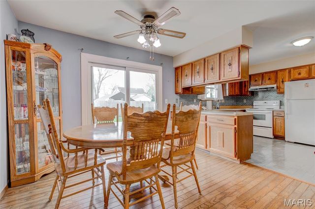 79 Rolling Meadows Drive, Godfrey, IL 62035