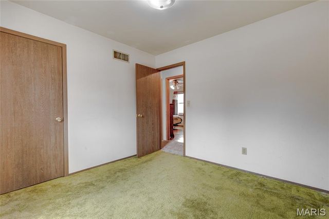 79 Rolling Meadows Drive, Godfrey, IL 62035