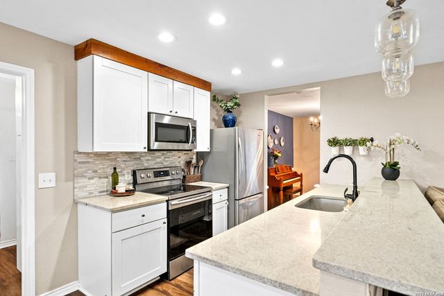 14307 Oak Shadows Dr, San Antonio, TX 78232