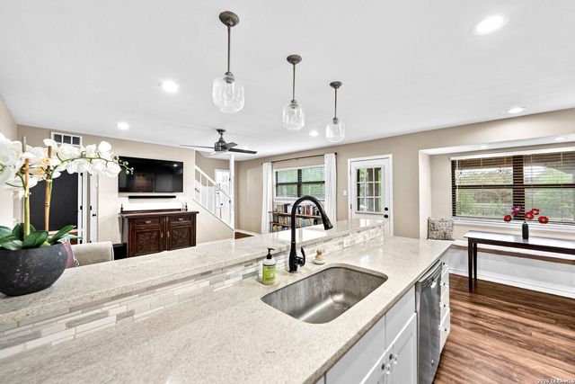 14307 Oak Shadows Dr, San Antonio, TX 78232