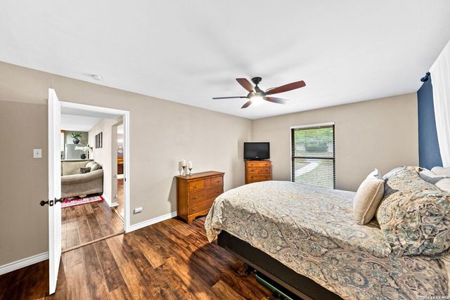 14307 Oak Shadows Dr, San Antonio, TX 78232