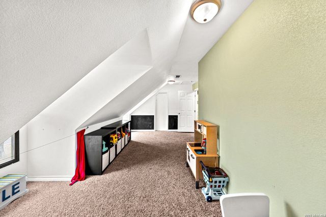 14307 Oak Shadows Dr, San Antonio, TX 78232