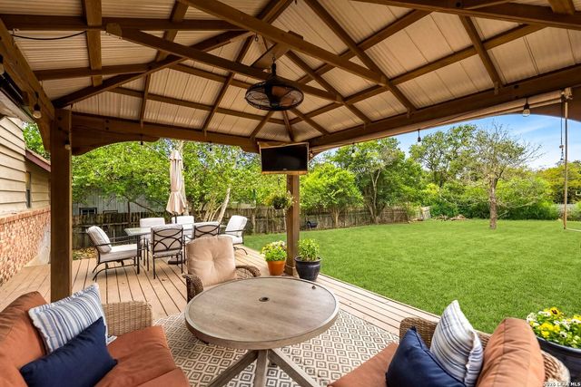 14307 Oak Shadows Dr, San Antonio, TX 78232