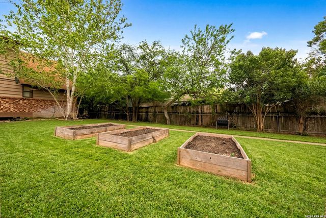 14307 Oak Shadows Dr, San Antonio, TX 78232