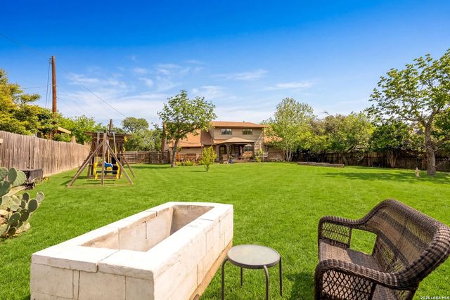 14307 Oak Shadows Dr, San Antonio, TX 78232