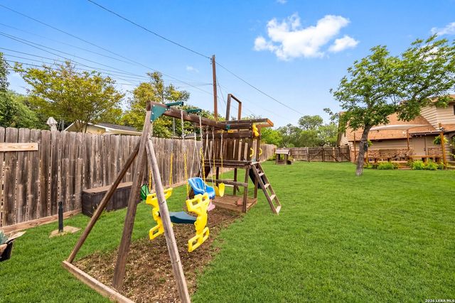 14307 Oak Shadows Dr, San Antonio, TX 78232