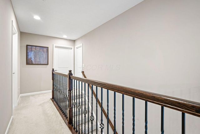 2045 E Gardenia Drive, Pataskala, OH 43062