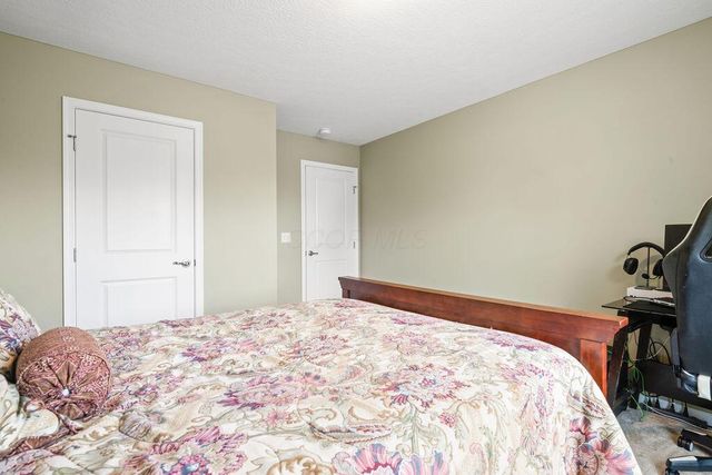 2045 E Gardenia Drive, Pataskala, OH 43062