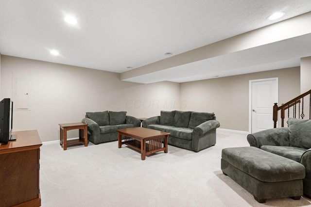 2045 E Gardenia Drive, Pataskala, OH 43062