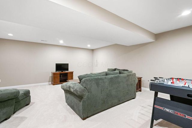 2045 E Gardenia Drive, Pataskala, OH 43062