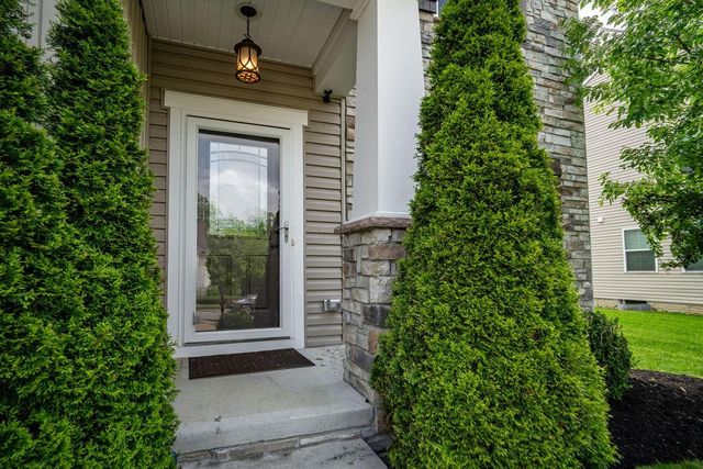 2045 E Gardenia Drive, Pataskala, OH 43062