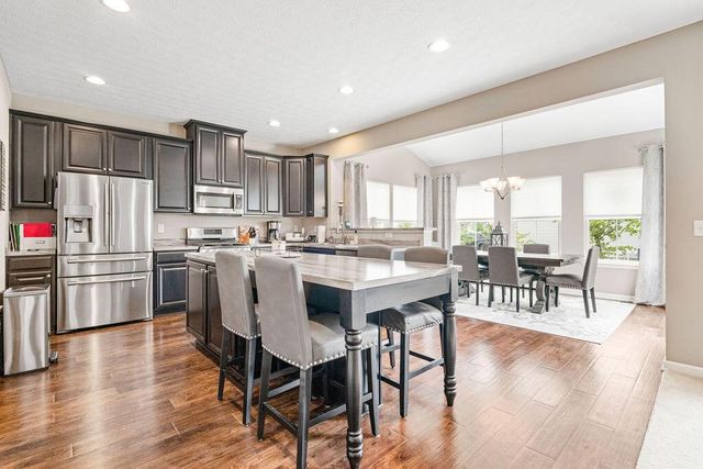 2045 E Gardenia Drive, Pataskala, OH 43062