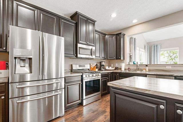 2045 E Gardenia Drive, Pataskala, OH 43062