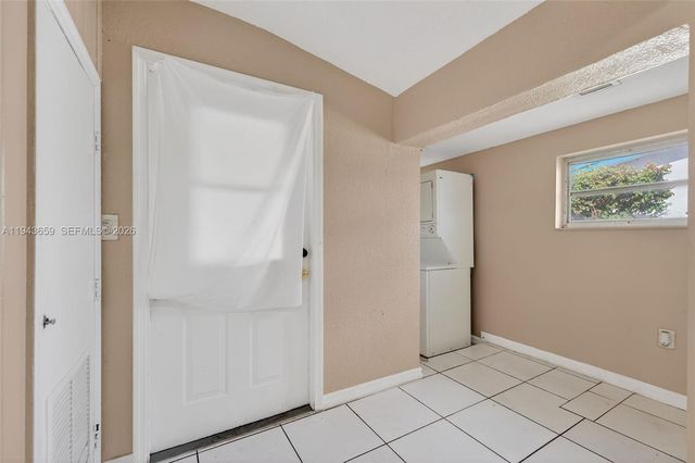 890 NW 35th Ave, Lauderhill, FL 33311