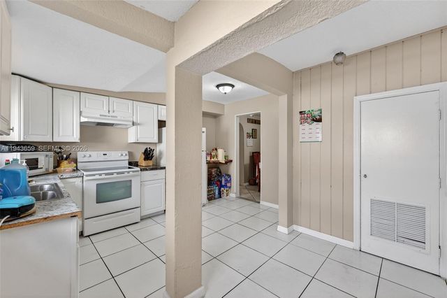 890 NW 35th Ave, Lauderhill, FL 33311