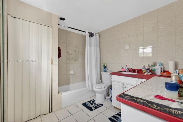 890 NW 35th Ave, Lauderhill, FL 33311