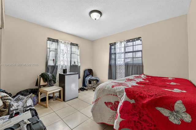 890 NW 35th Ave, Lauderhill, FL 33311