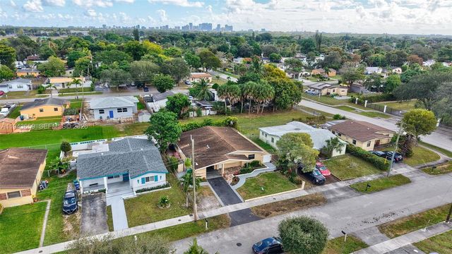 890 NW 35th Ave, Lauderhill, FL 33311
