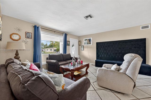 890 NW 35th Ave, Lauderhill, FL 33311