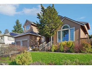 800 Se GREENWAY Dr, Gresham, OR 97080