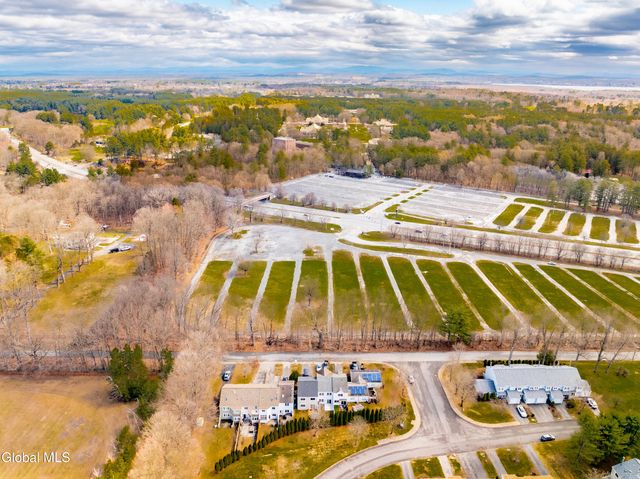 45C White Farms Road, Saratoga Springs, NY 12866