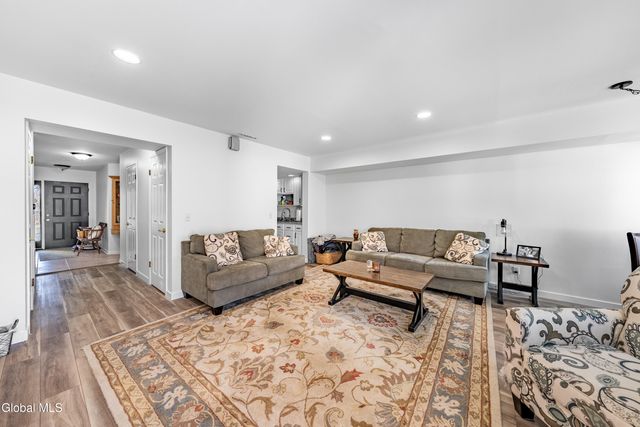 45C White Farms Road, Saratoga Springs, NY 12866