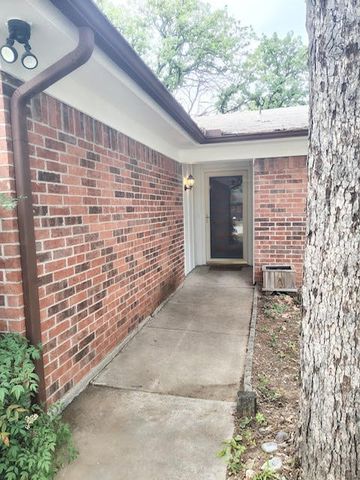 829 Lake Crest Parkway, Azle, TX 76020