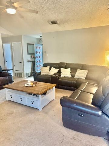 829 Lake Crest Parkway, Azle, TX 76020