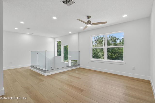 3868 CEDAR POINT Road, Jacksonville, FL 32226
