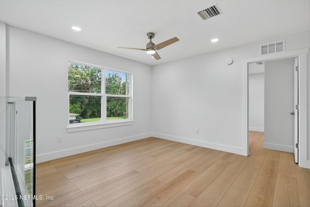 3868 CEDAR POINT Road, Jacksonville, FL 32226