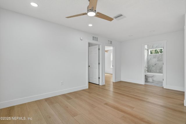 3868 CEDAR POINT Road, Jacksonville, FL 32226