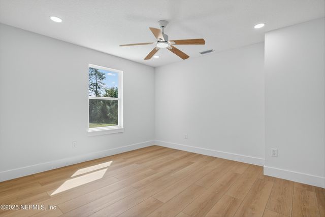 3868 CEDAR POINT Road, Jacksonville, FL 32226