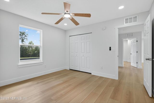 3868 CEDAR POINT Road, Jacksonville, FL 32226