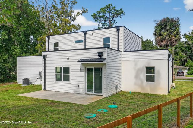3868 CEDAR POINT Road, Jacksonville, FL 32226