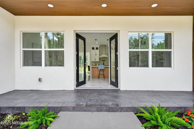 3868 CEDAR POINT Road, Jacksonville, FL 32226