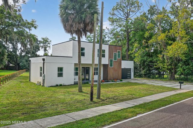 3868 CEDAR POINT Road, Jacksonville, FL 32226