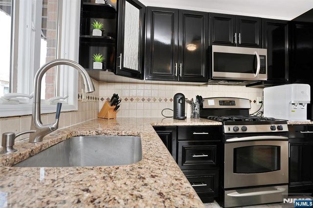 27 Lawton Avenue C0027, Cliffside Park, NJ 07010