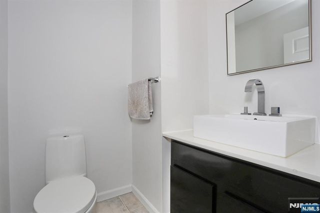 27 Lawton Avenue C0027, Cliffside Park, NJ 07010