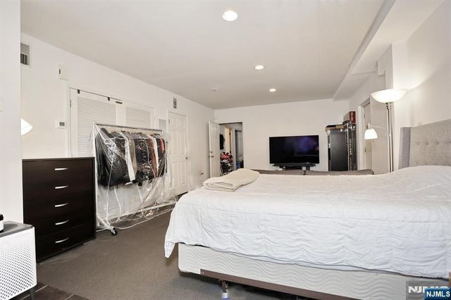 27 Lawton Avenue C0027, Cliffside Park, NJ 07010