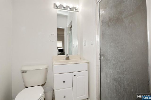 27 Lawton Avenue C0027, Cliffside Park, NJ 07010