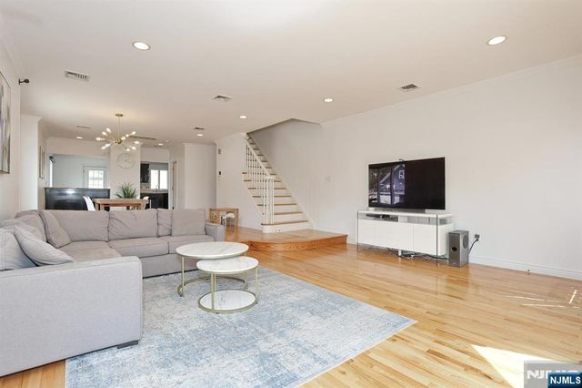 27 Lawton Avenue C0027, Cliffside Park, NJ 07010