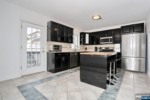 27 Lawton Avenue C0027, Cliffside Park, NJ 07010