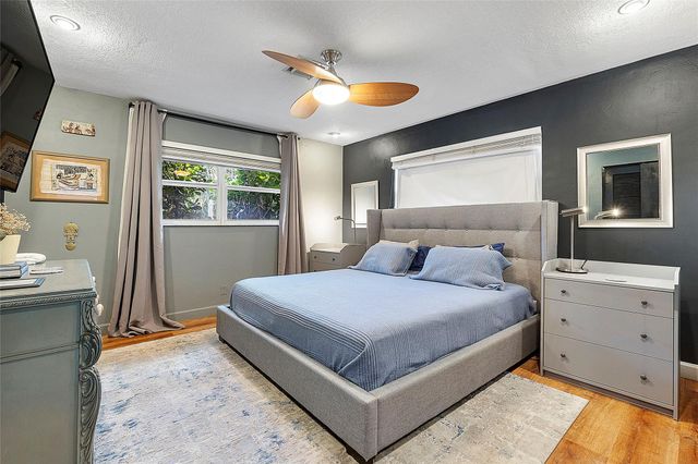 5260 NE 17th Ter, Fort Lauderdale, FL 33334