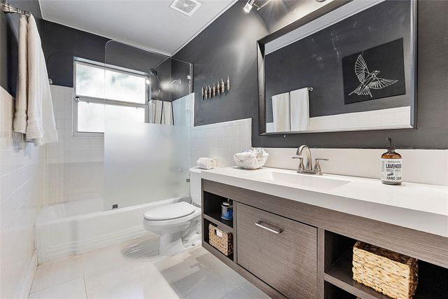 5260 NE 17th Ter, Fort Lauderdale, FL 33334