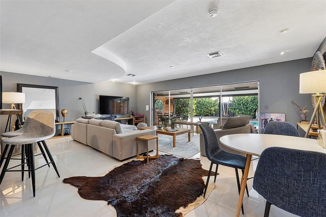 5260 NE 17th Ter, Fort Lauderdale, FL 33334