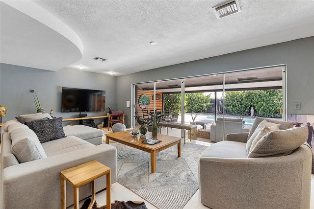 5260 NE 17th Ter, Fort Lauderdale, FL 33334