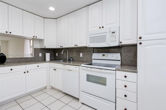 21529 Cypress Hammock Drive 35J, Boca Raton, FL 33428