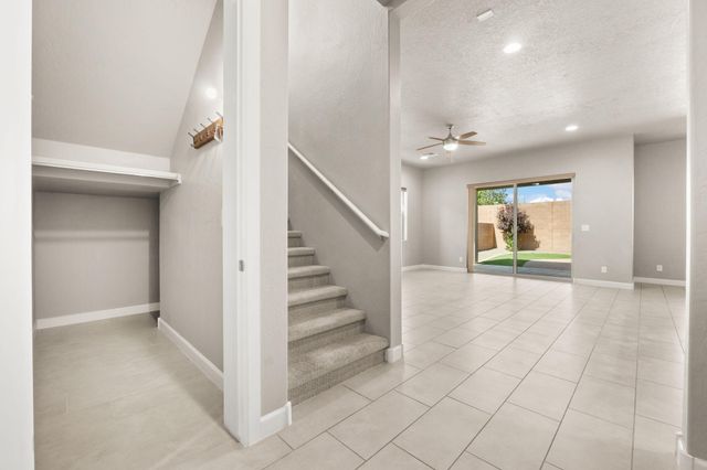 2421 Lynn Road SE, Rio Rancho, NM 87124